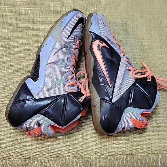 NIKE LEBRON RECORDS TRIPLE DOUBLE AND DEBUT 12's EASTER MEN'S SNEAKER - Picture 6 of 13